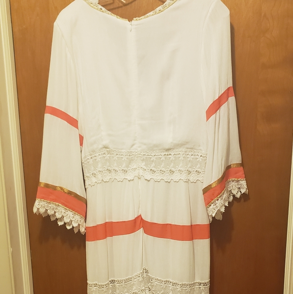 Maxi - Picture 2 of 6